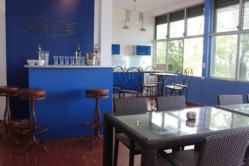 Grande Villa Surplombant La Plage Avec Piscine デエエ