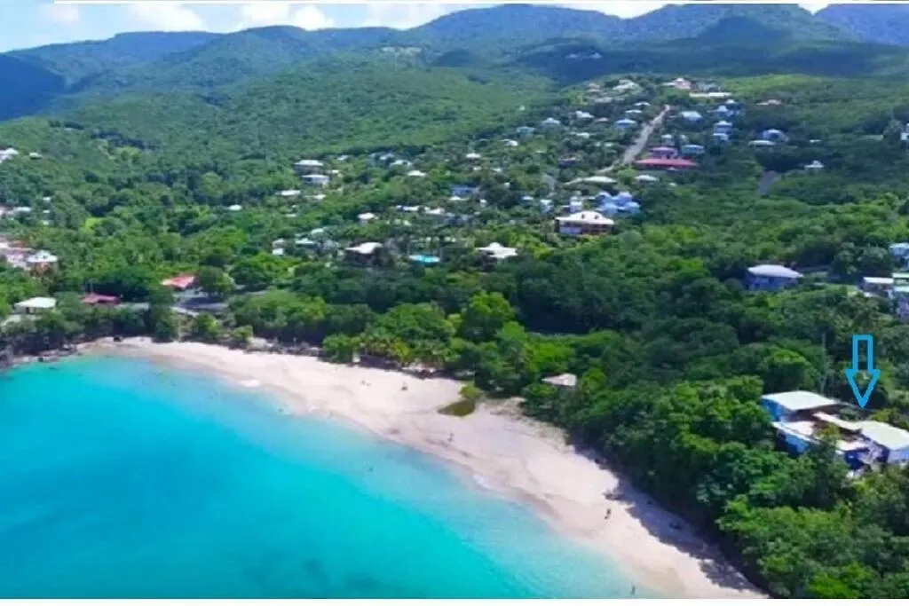 Grande Villa Surplombant La Plage Avec Piscine デエエ
