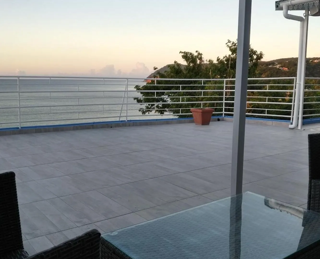 Grande Villa Surplombant La Plage Avec Piscine Deshaies 0*,  Guadeloupe